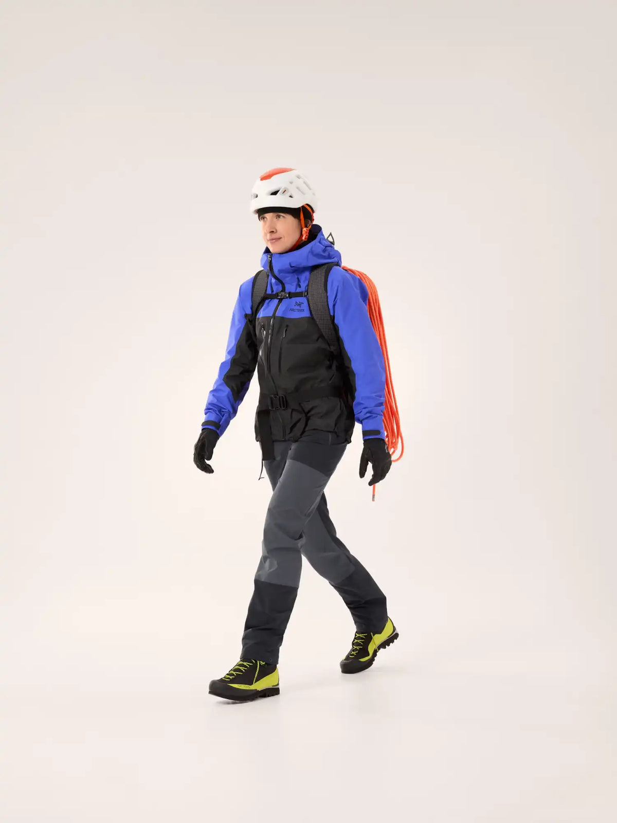 Arc&#39;teryx Vedenpitävät kuoritakit Alpha Jacket Women&#39;s Treeline Outdoors