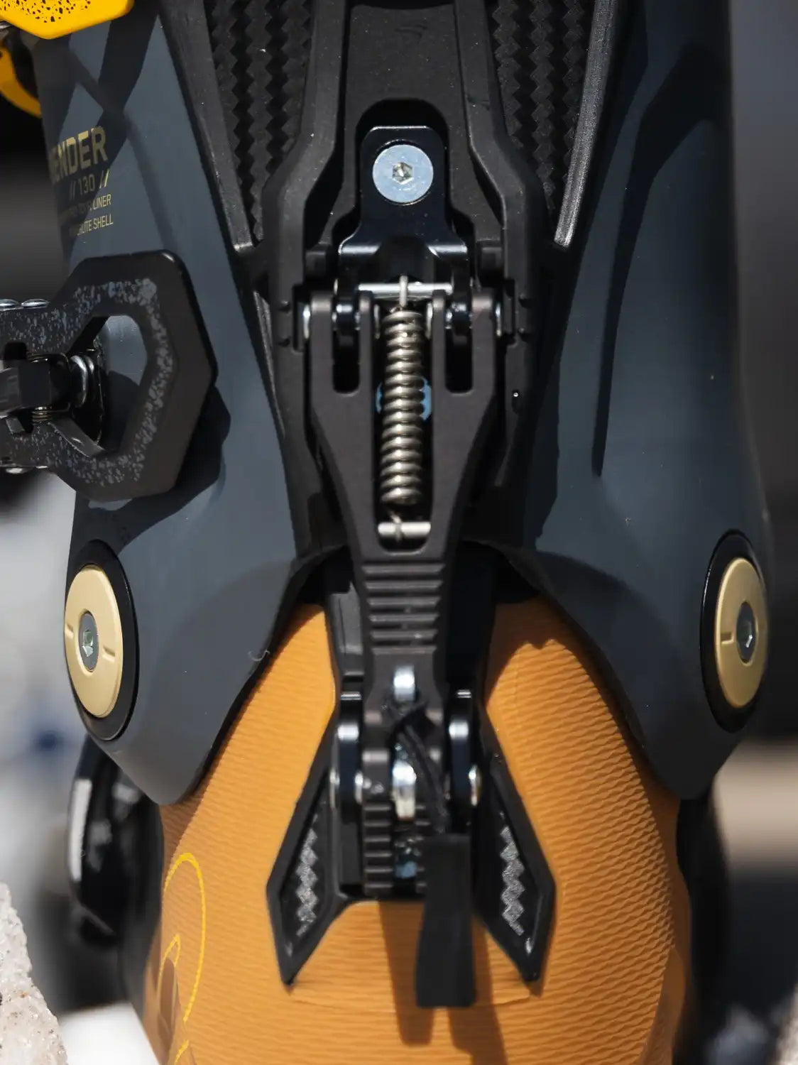 K2 Laskettelumonot Mindbender 130 LV Men&#39;s Ski Boots Treeline Outdoors