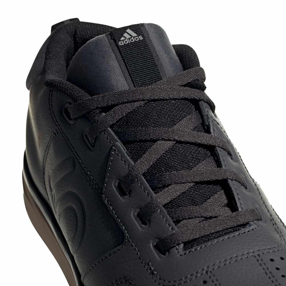 Sleuth DLX Mid Treeline Outdoors